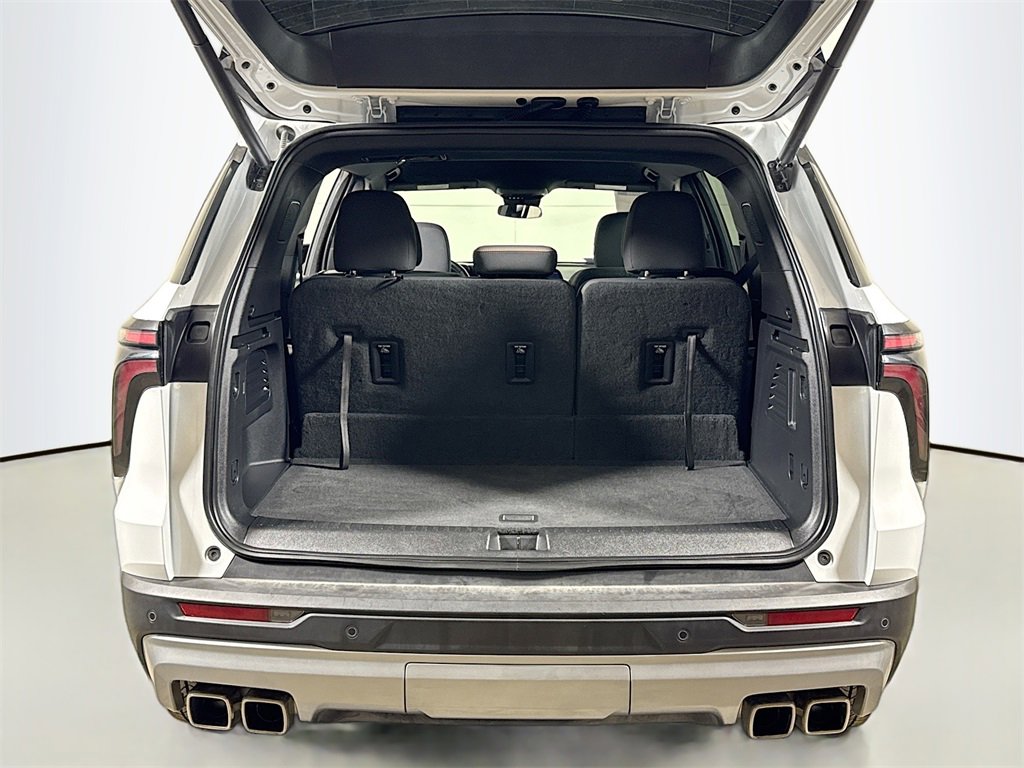 Certified 2025 Chevrolet Traverse LT image 24
