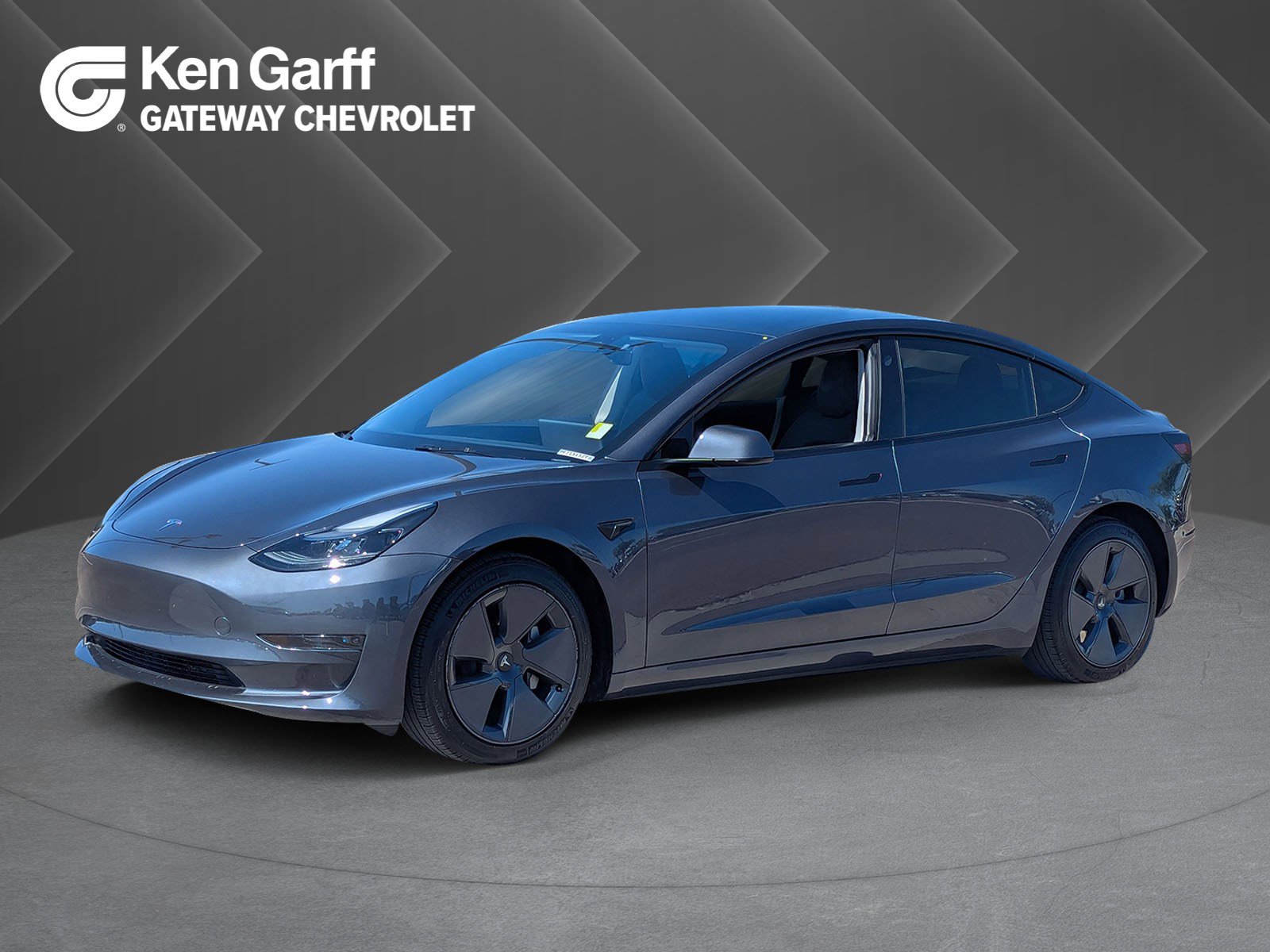 Used 2023 Tesla Model 3 Standard Range image 1