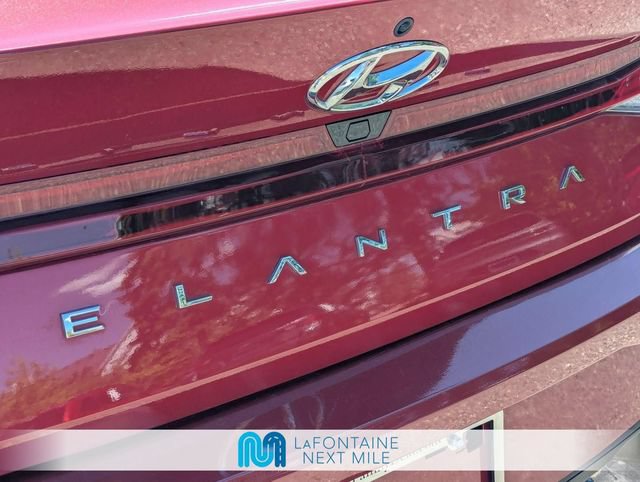 Used 2023 Hyundai Elantra SEL w/ Cargo Package FWD image 10