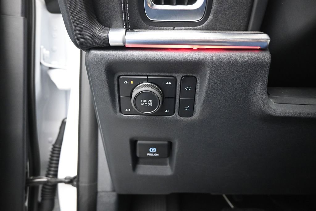 Used 2025 Ford Expedition Platinum AWD/4WD image 14