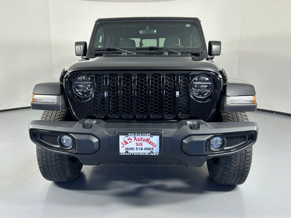 Used 2022 Jeep Gladiator Willys AWD/4WD image 2
