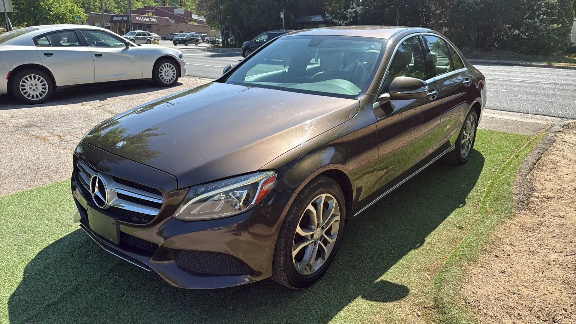 Used 2015 Mercedes-Benz C 300 4MATIC Sedan image 3