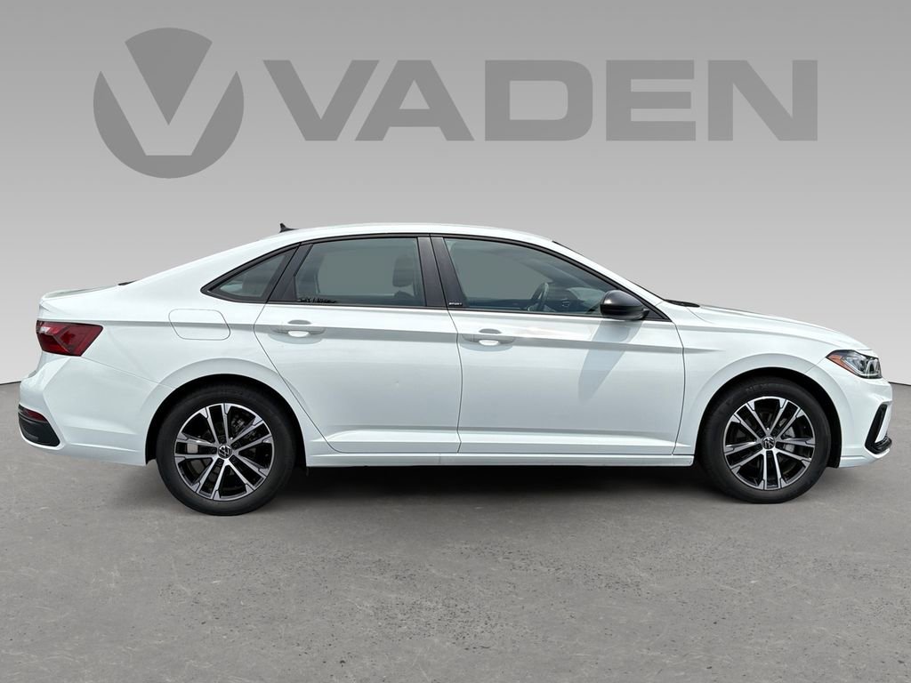 Used 2025 Volkswagen Jetta Sport FWD image 6