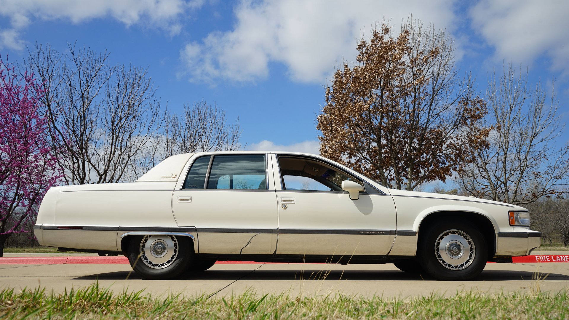 Used 1993 Cadillac Fleetwood Sedan RWD image 19