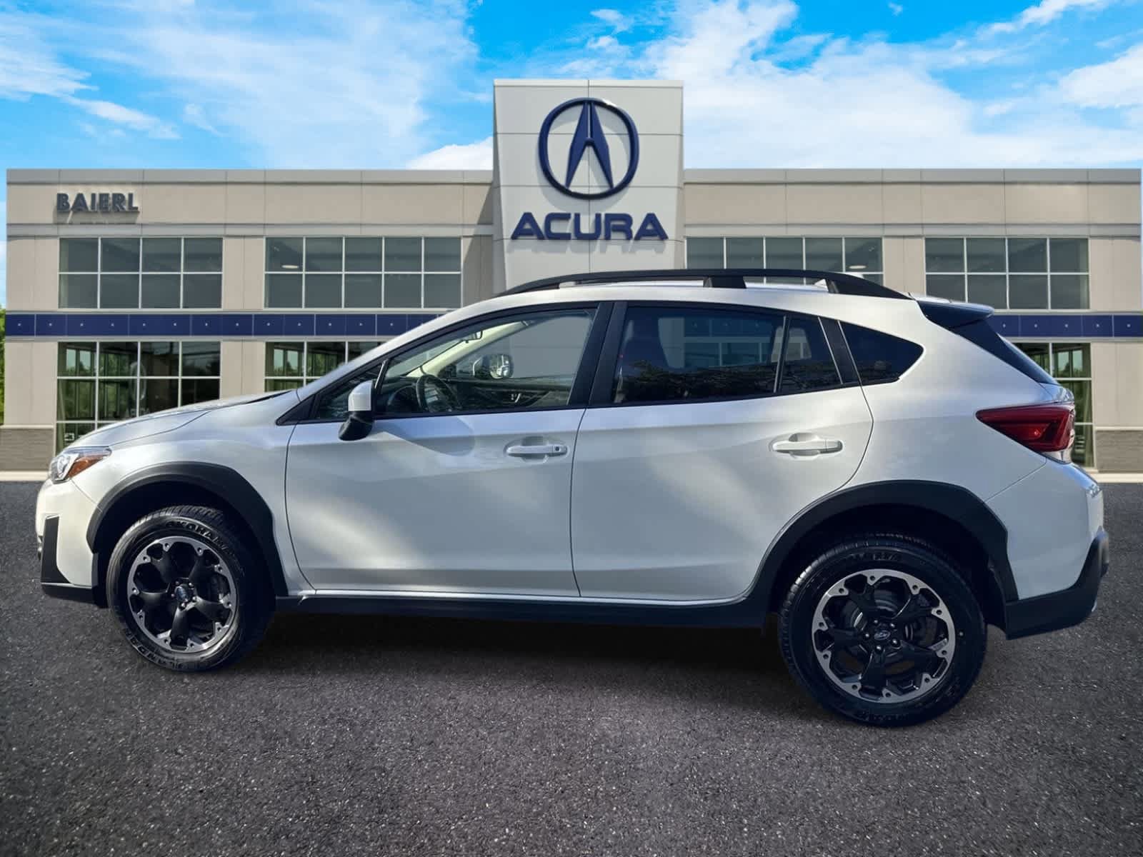 Used 2023 Subaru Crosstrek 2.0i Premium AWD/4WD image 2