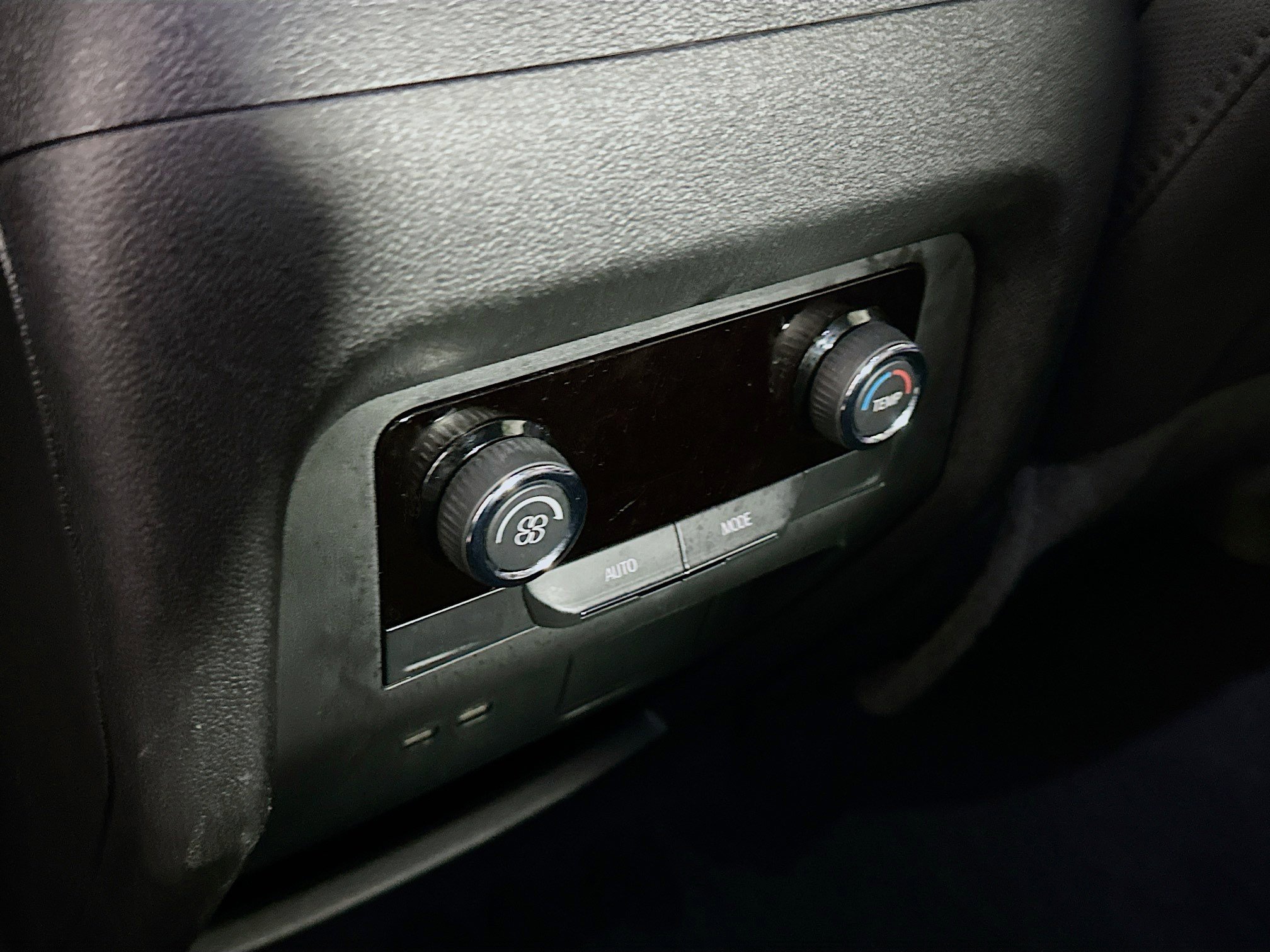 Used 2025 Chevrolet Traverse LT image 27