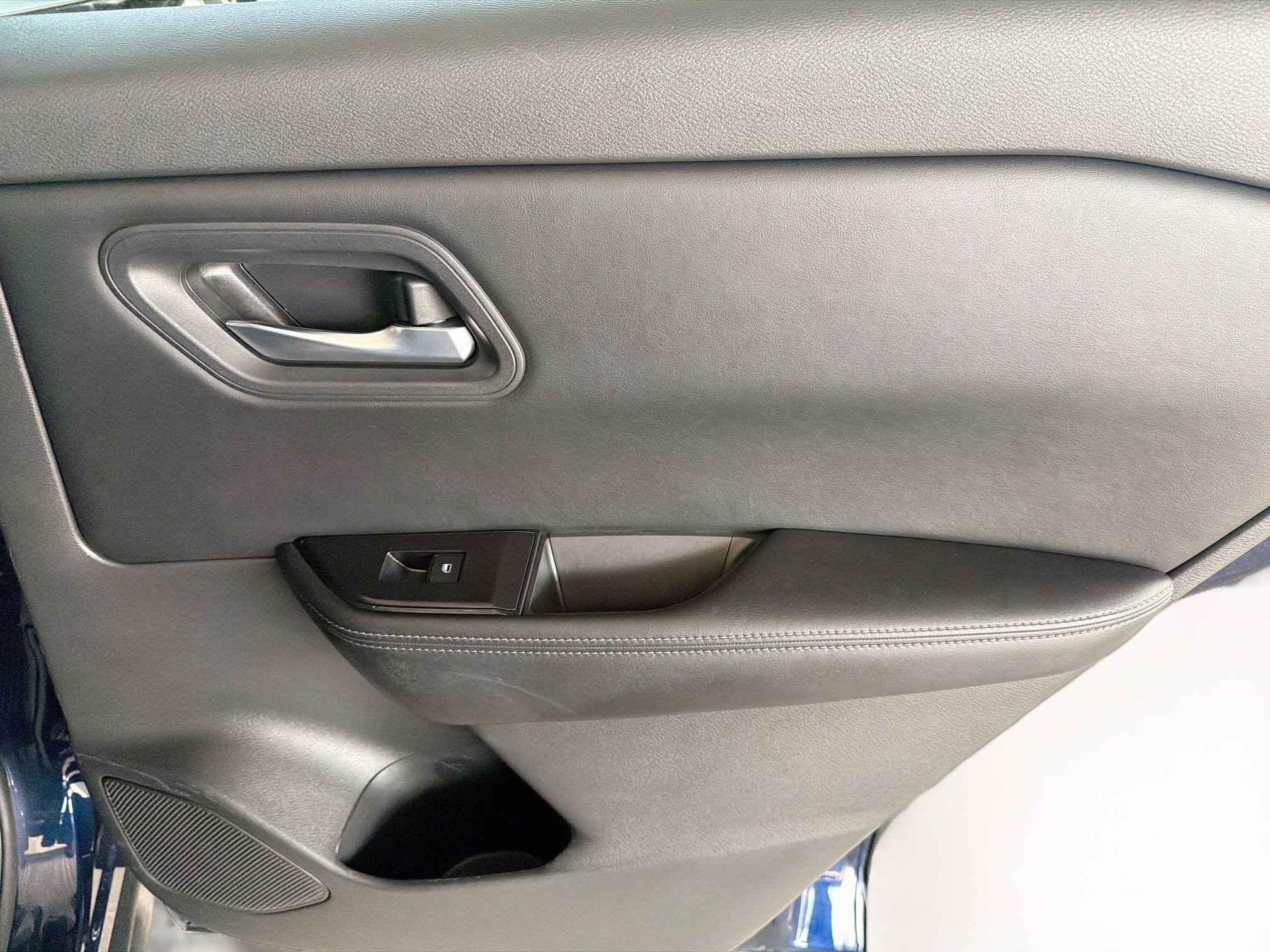 Used 2025 Nissan Rogue SV AWD/4WD image 30