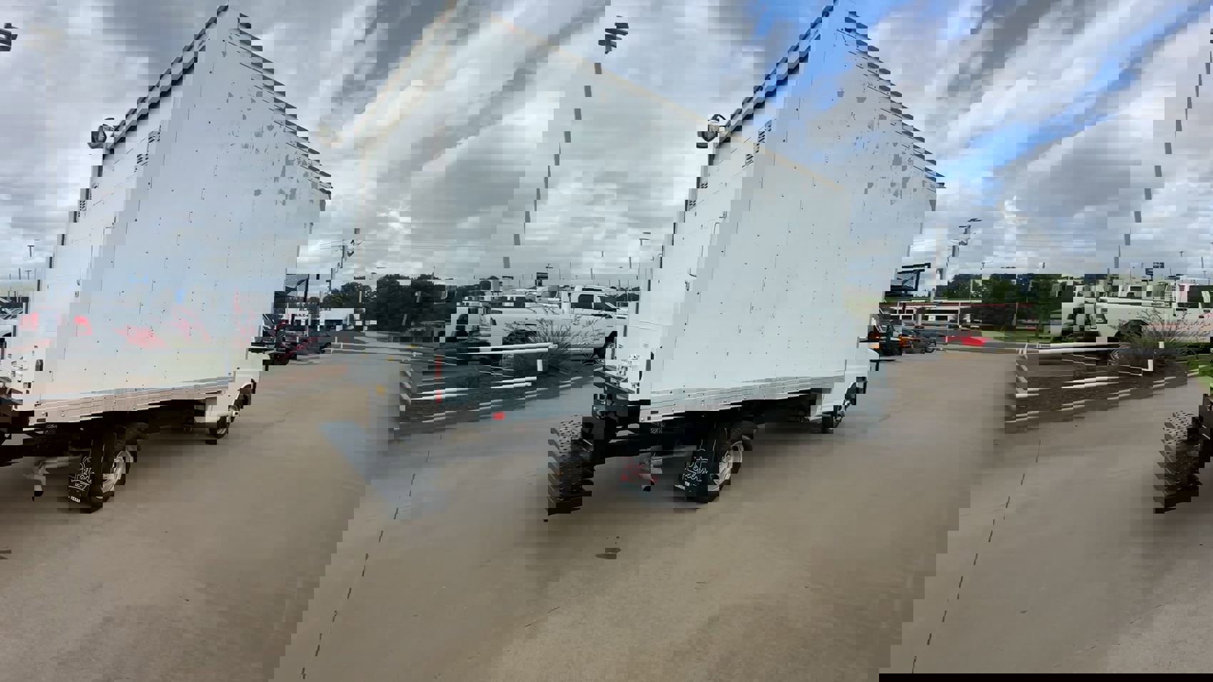 Used 2019 Chevrolet Express 3500 RWD image 6