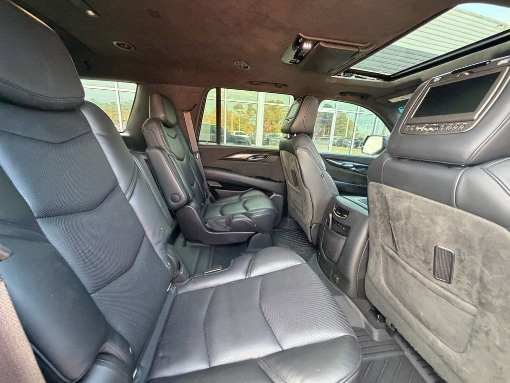 Used 2019 Cadillac Escalade Platinum image 13