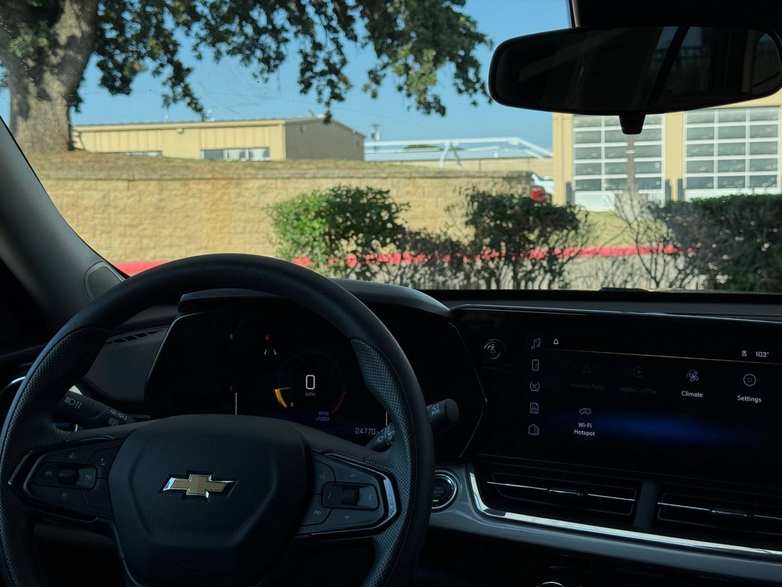 Used 2025 Chevrolet Trax LT FWD image 34