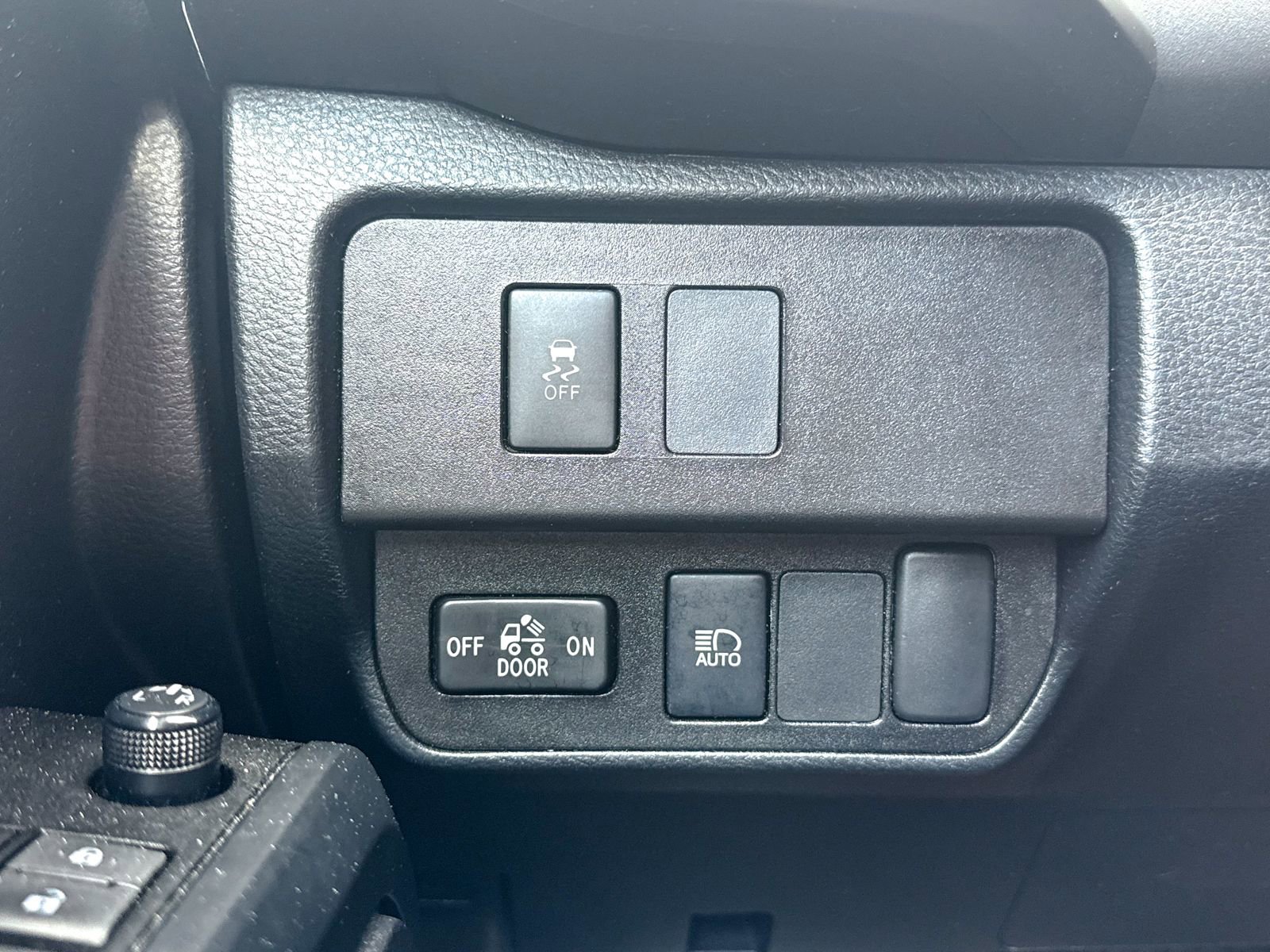 Used 2021 Toyota Tacoma SR image 39