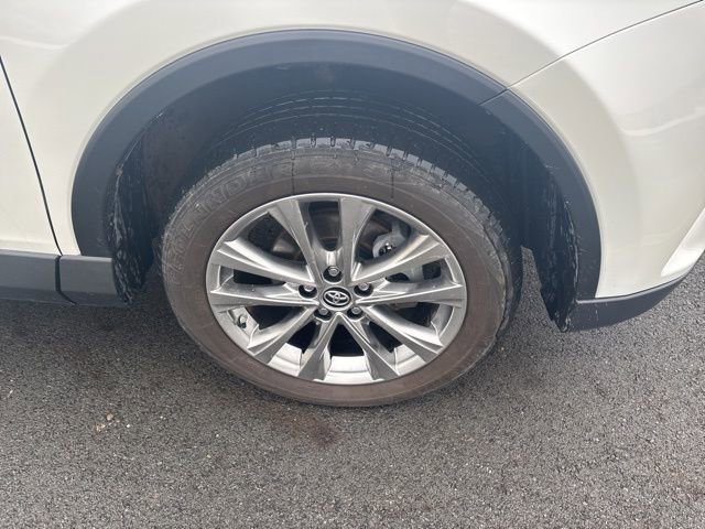 Used 2018 Toyota RAV4 Limited image 9
