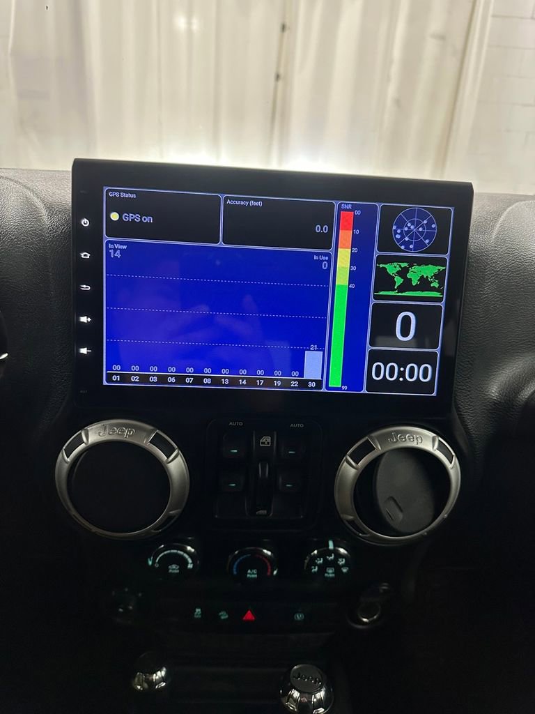 Used 2017 Jeep Wrangler Unlimited Sahara w/ Connectivity Group image 25