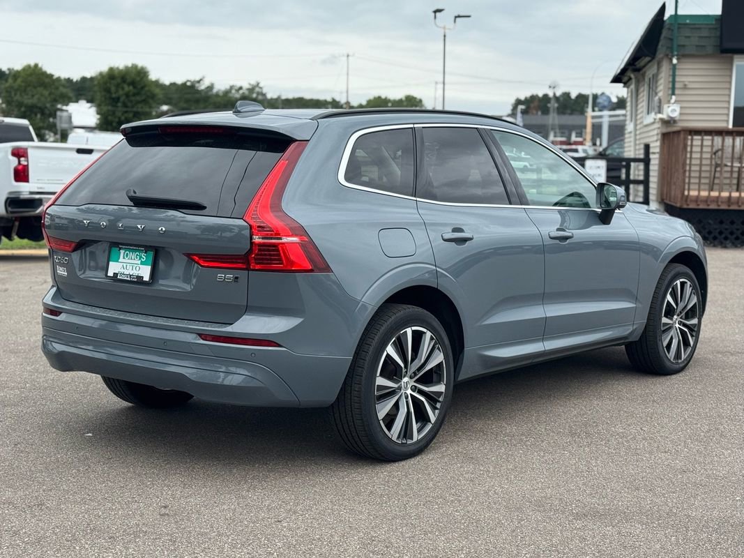 Used 2022 Volvo XC60 B5 Momentum image 8