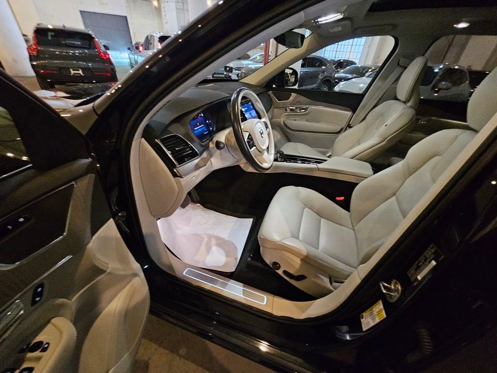 Certified 2025 Volvo XC90 B6 Plus image 18