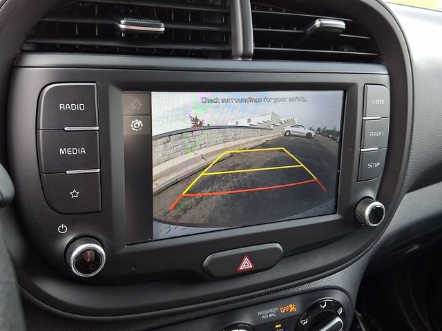 Used 2025 Kia Soul LX w/ LX Technology Package FWD image 17