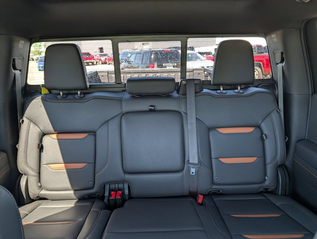 Used 2022 GMC Sierra 1500 AT4 w/ AT4 Preferred Package AWD/4WD image 13