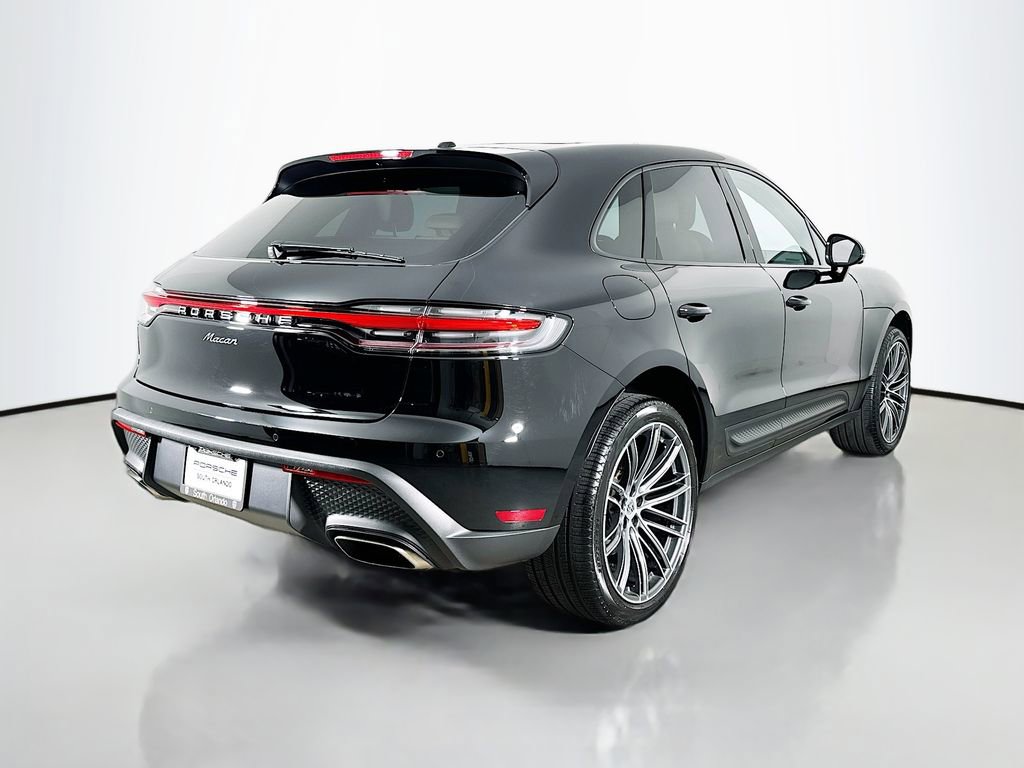 Certified 2026 Porsche Macan image 9