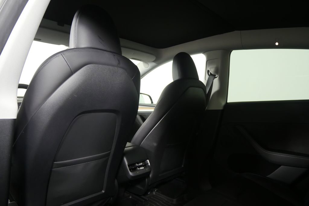 Used 2023 Tesla Model Y Long Range image 18