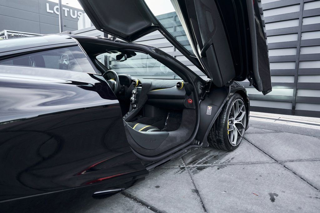 Used 2021 McLaren 720S RWD image 32