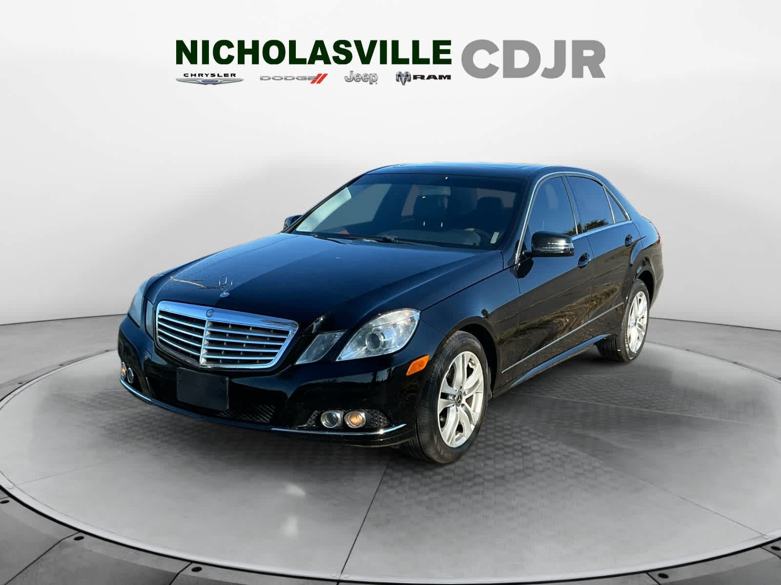 Used 2010 Mercedes-Benz E 350 4MATIC Sedan image 1