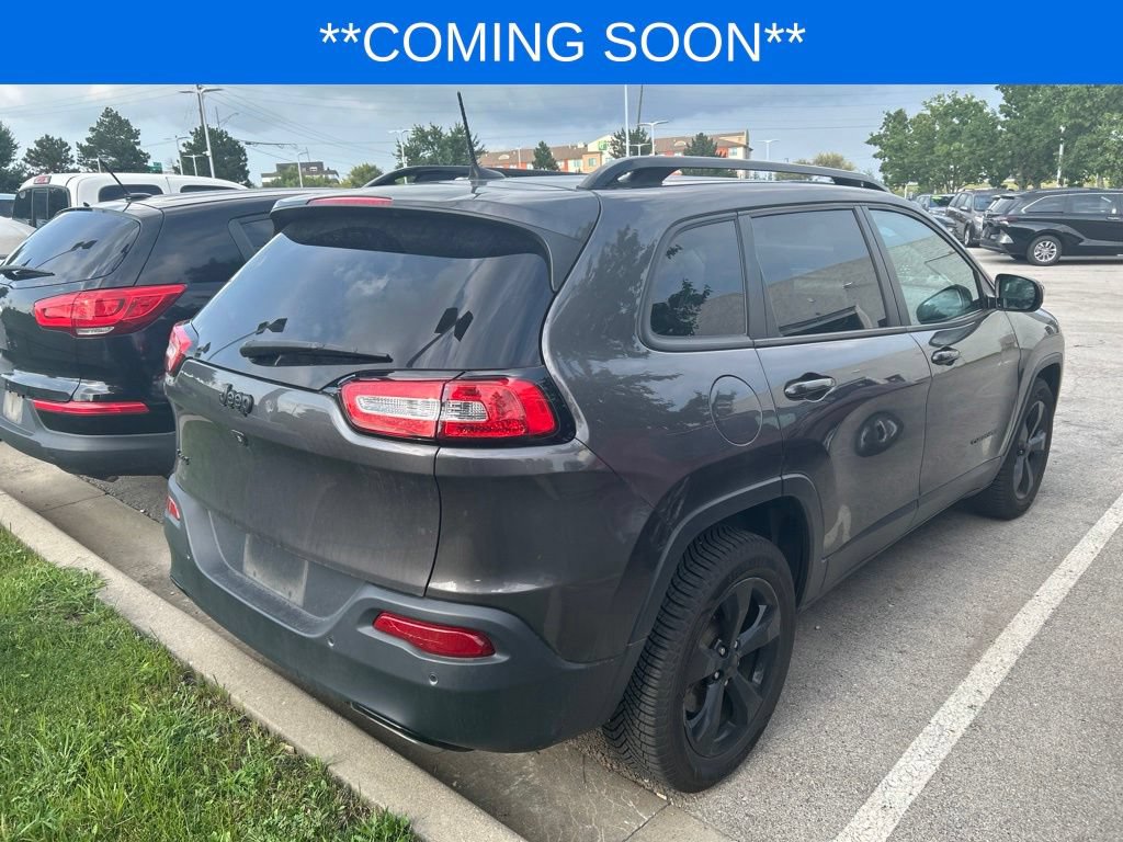 Used 2018 Jeep Cherokee Limited w/ Luxury Group AWD/4WD image 4