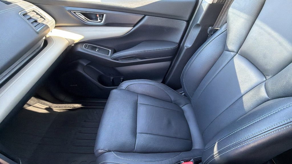 Used 2022 Subaru Ascent Limited w/ Technology Package image 12