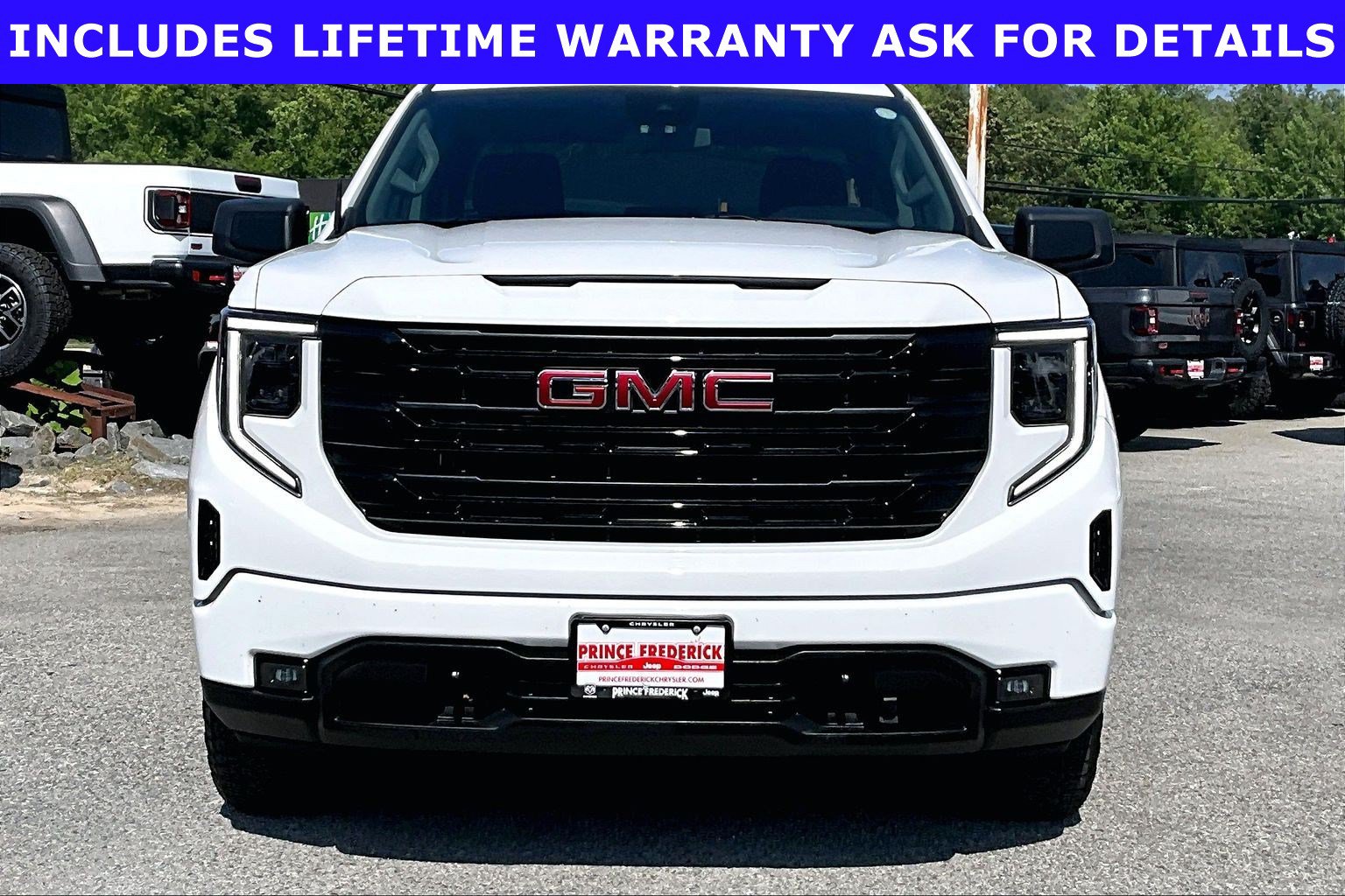 Used 2024 GMC Sierra 1500 Elevation AWD/4WD image 2