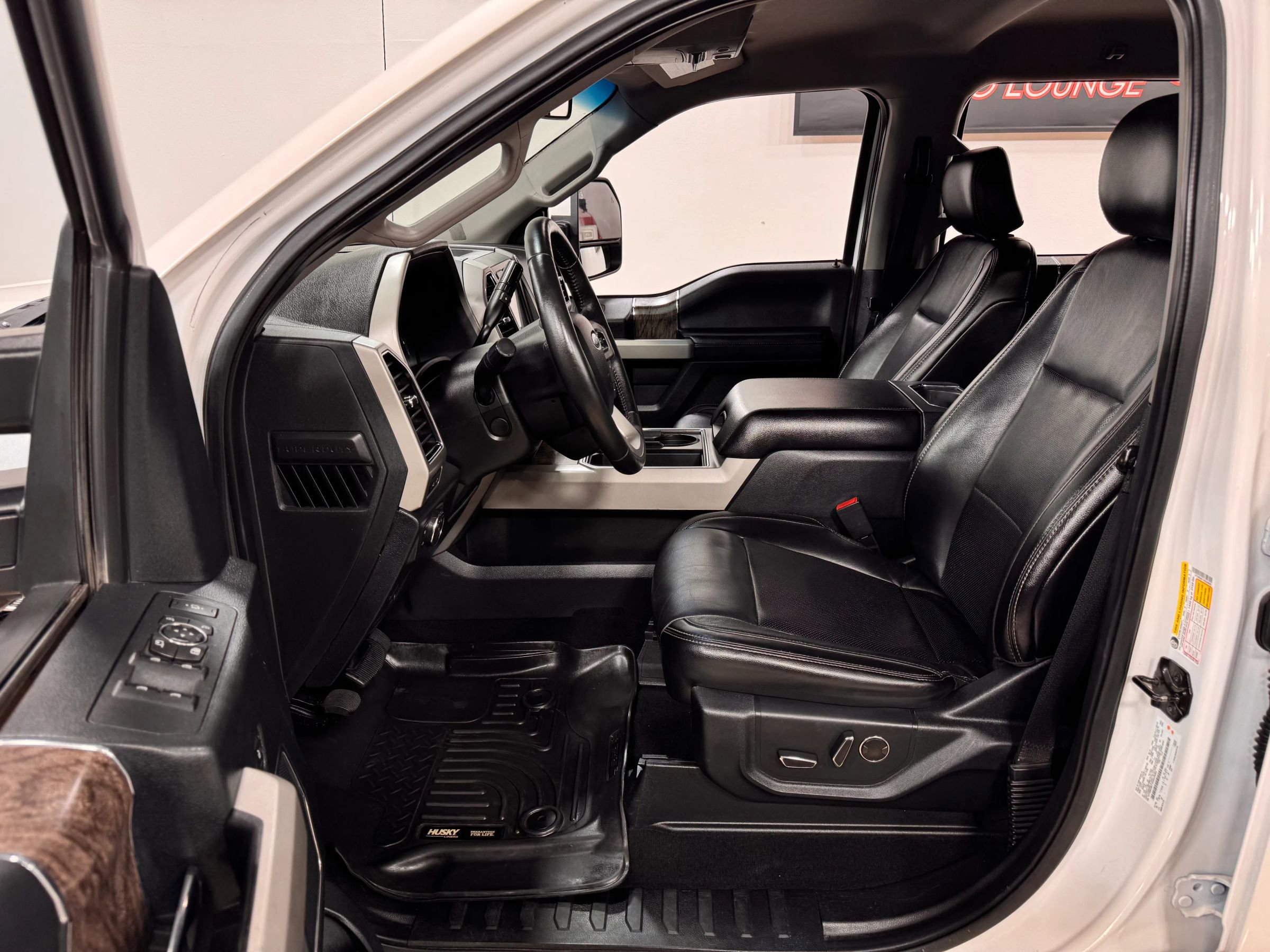 Used 2019 Ford F350 Lariat w/ Lariat Ultimate Package image 13