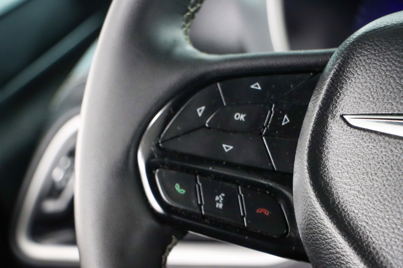 Used 2022 Chrysler Pacifica Touring-L w/ S Appearance Package image 13