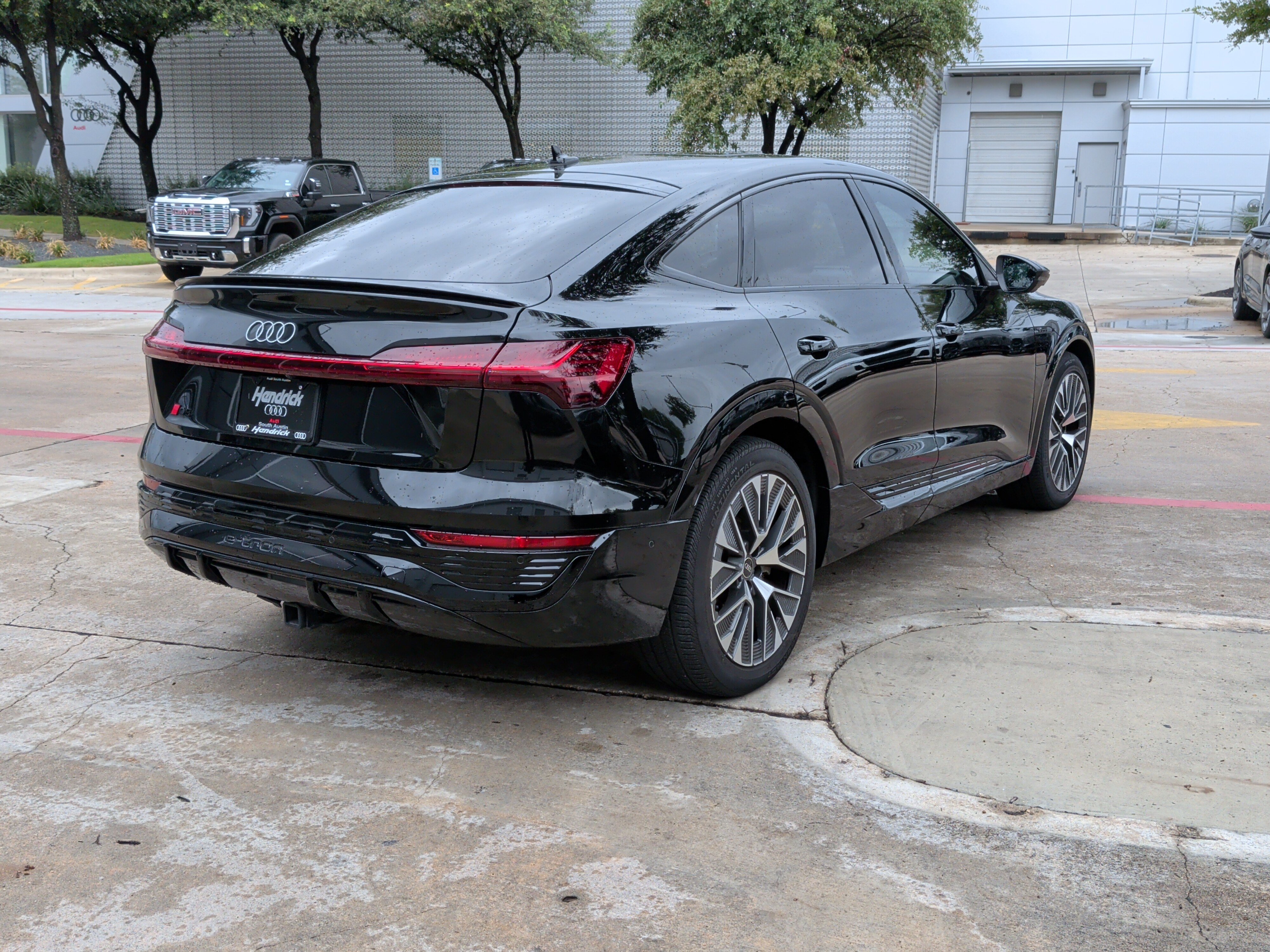 Used 2024 Audi Q8 e-tron Premium Plus AWD/4WD image 10