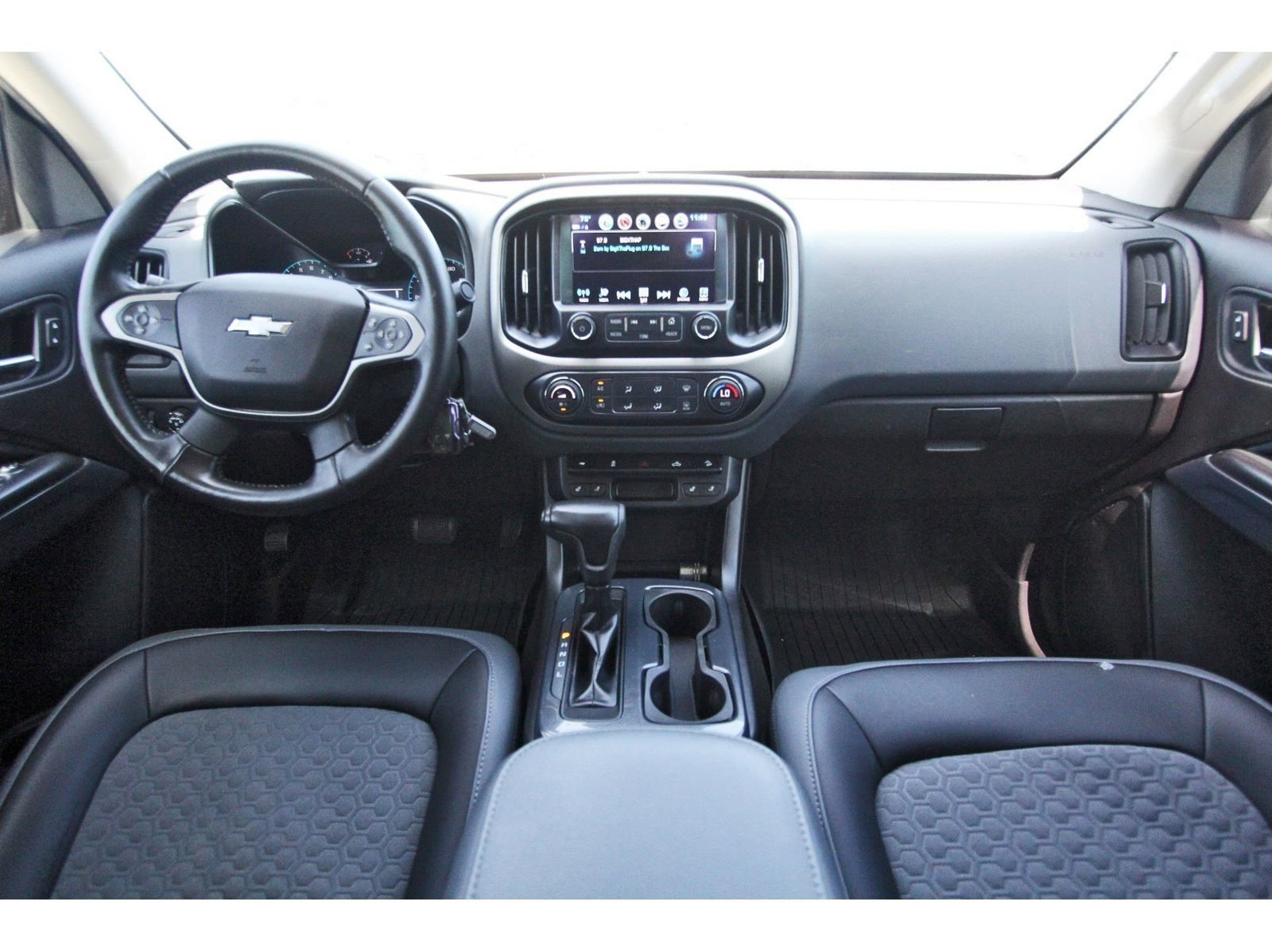 Used 2018 Chevrolet Colorado Z71 w/ Centennial Edition image 9