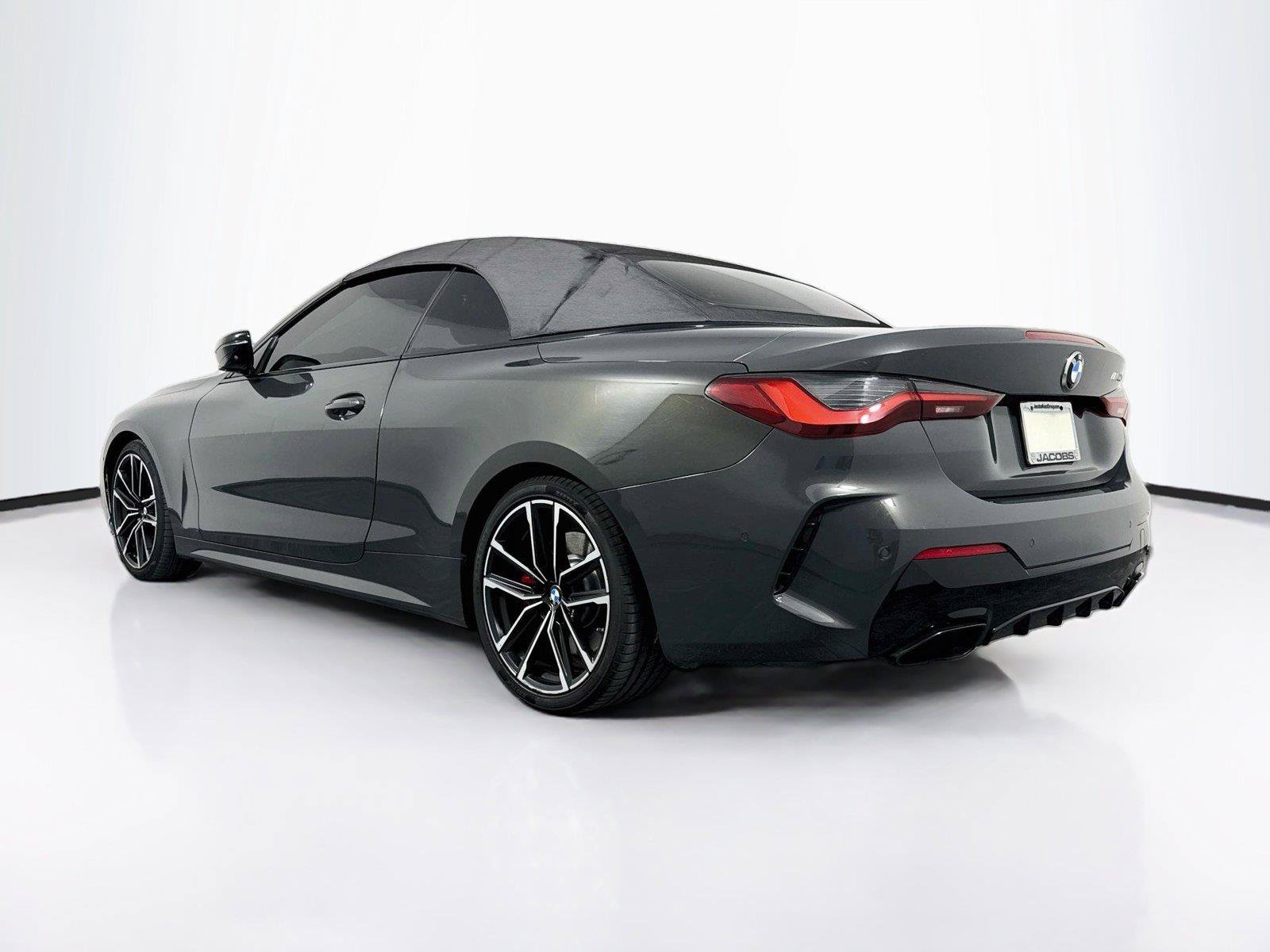 Used 2022 BMW M440i Convertible RWD image 3