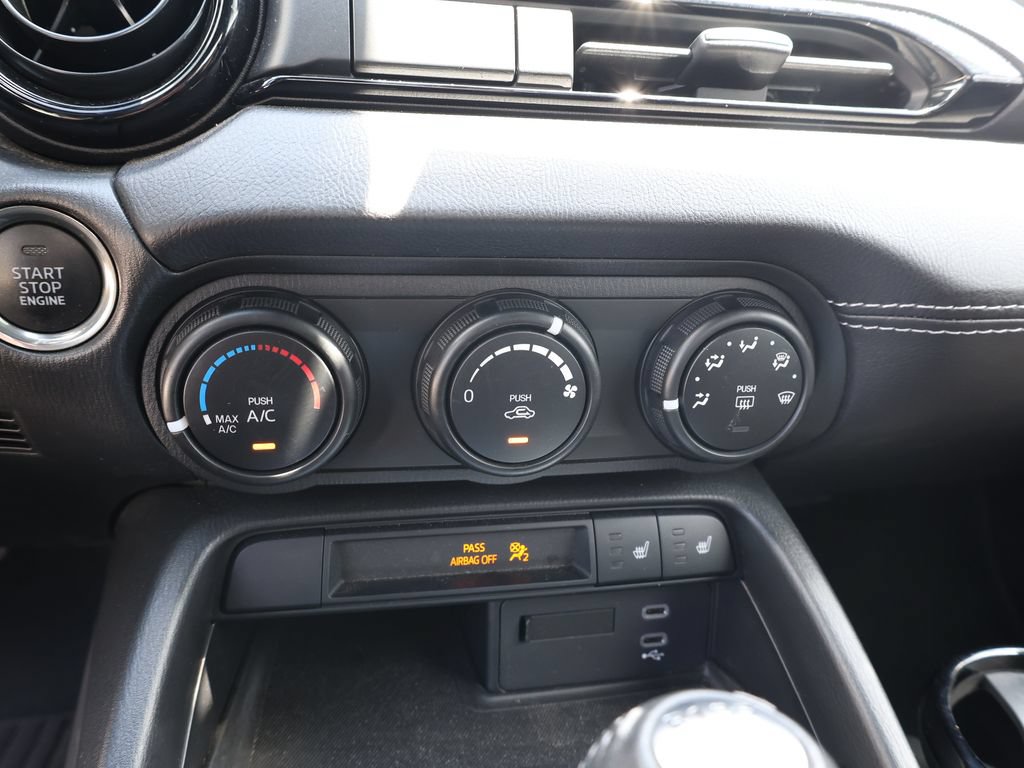 Certified 2024 MAZDA MX-5 Miata Club w/ Weather Package RWD image 18