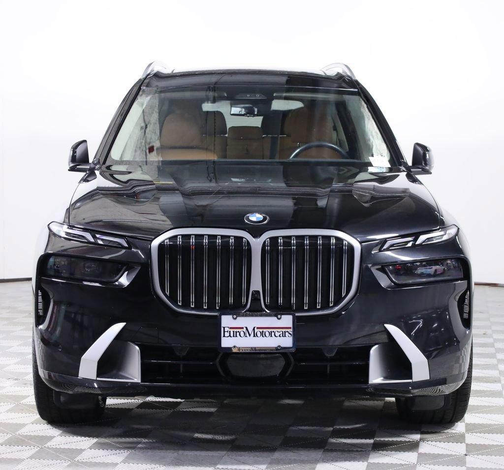 Used 2025 BMW X7 xDrive40i AWD/4WD image 2