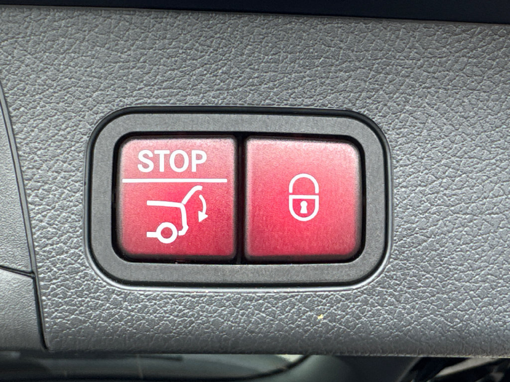 Used 2024 Mercedes-Benz GLB 250 image 19