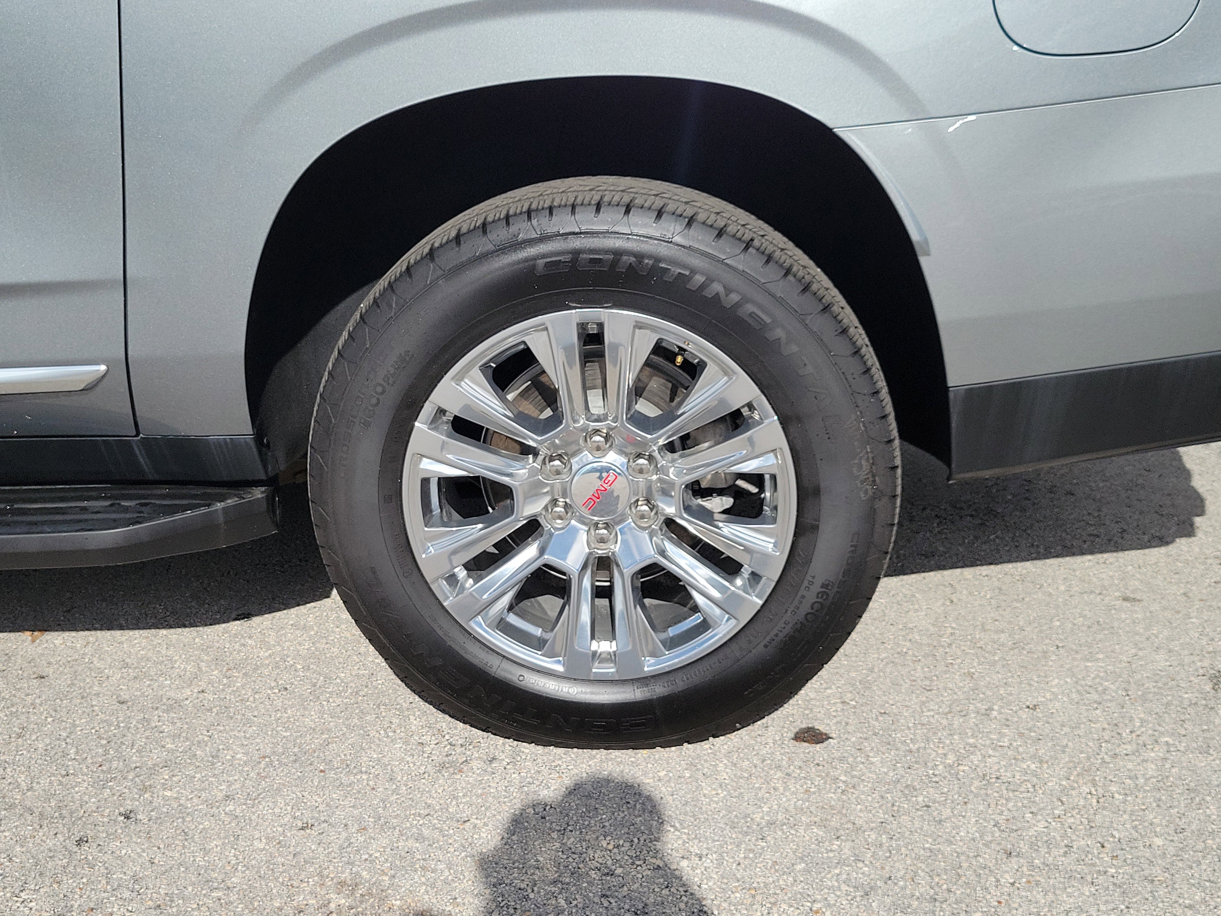 Used 2025 GMC Yukon XL Denali image 29