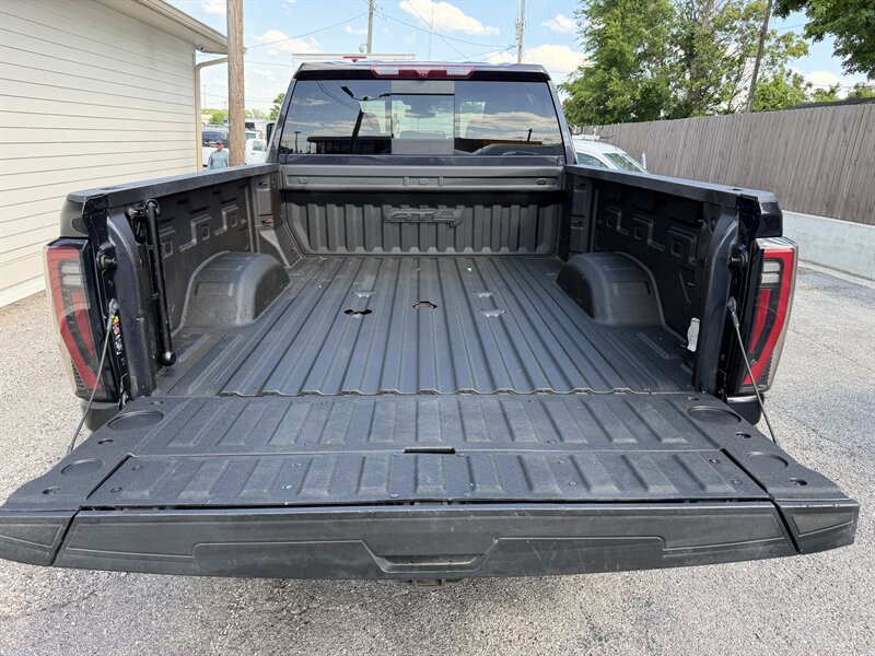 Used 2024 GMC Sierra 2500 AT4 w/ AT4 Preferred Package AWD/4WD image 29