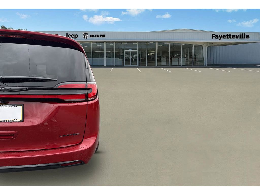 New 2026 Chrysler Pacifica Limited w/ S Appearance Package image 10