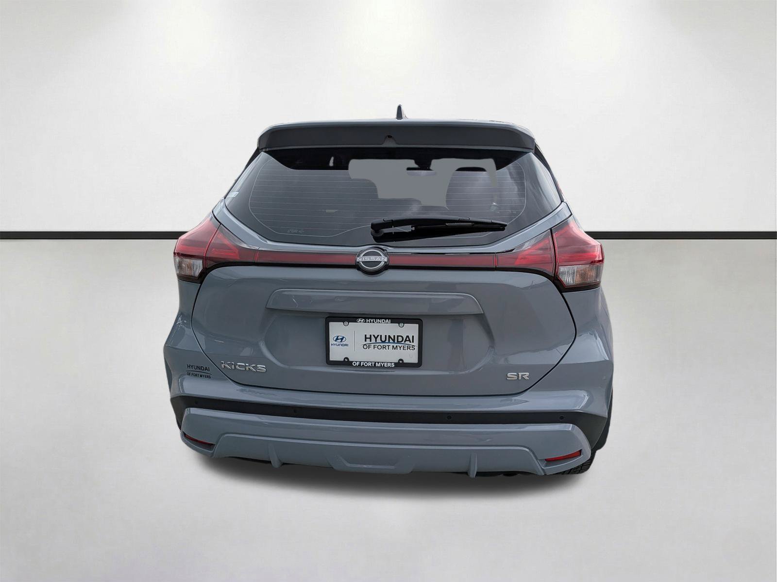 Used 2022 Nissan Kicks SR w/ Interior Electronics Package FWD image 5