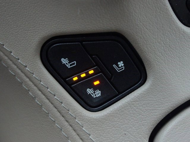 Used 2020 GMC Yukon Denali image 9