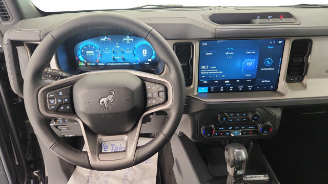 Used 2025 Ford Bronco Outer Banks AWD/4WD image 13