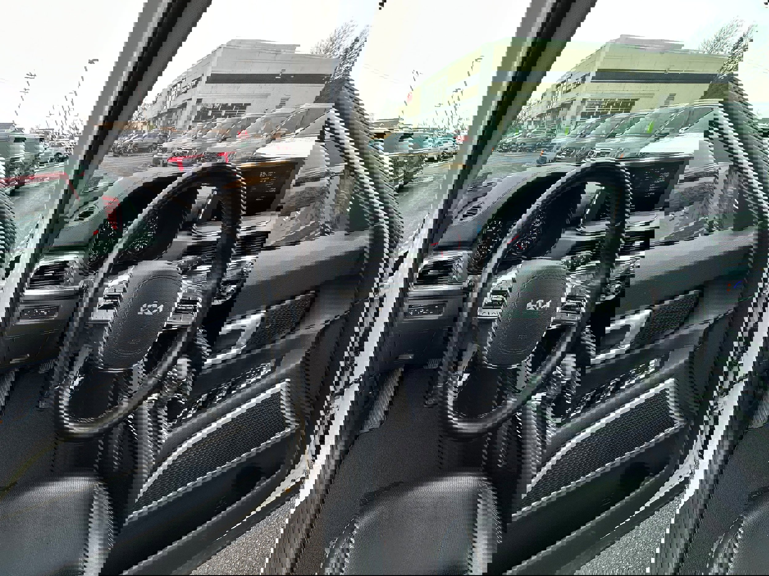 Used 2022 Kia Telluride S image 36