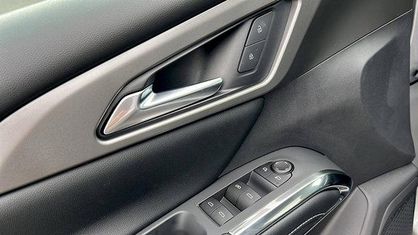 New 2026 Chevrolet Traverse LT w/ Driver Confidence Package image 16