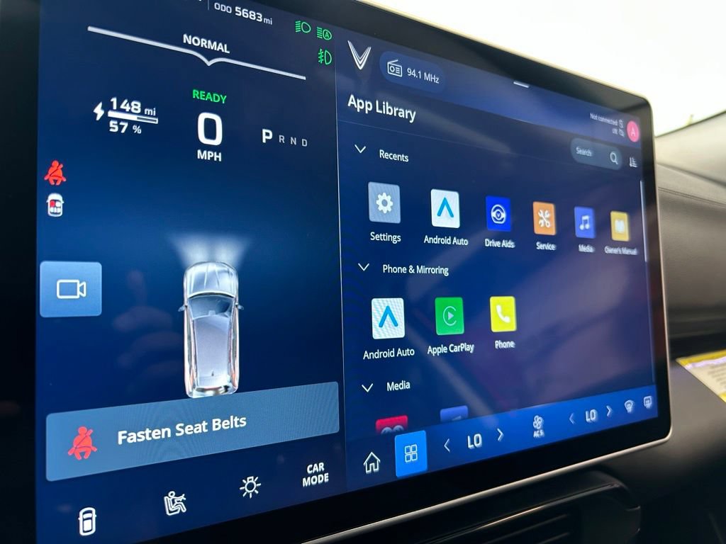 Used 2025 VinFast VF 8 Eco AWD/4WD image 18