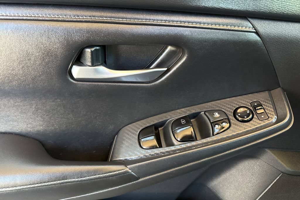 Used 2024 Nissan Sentra SV FWD image 11