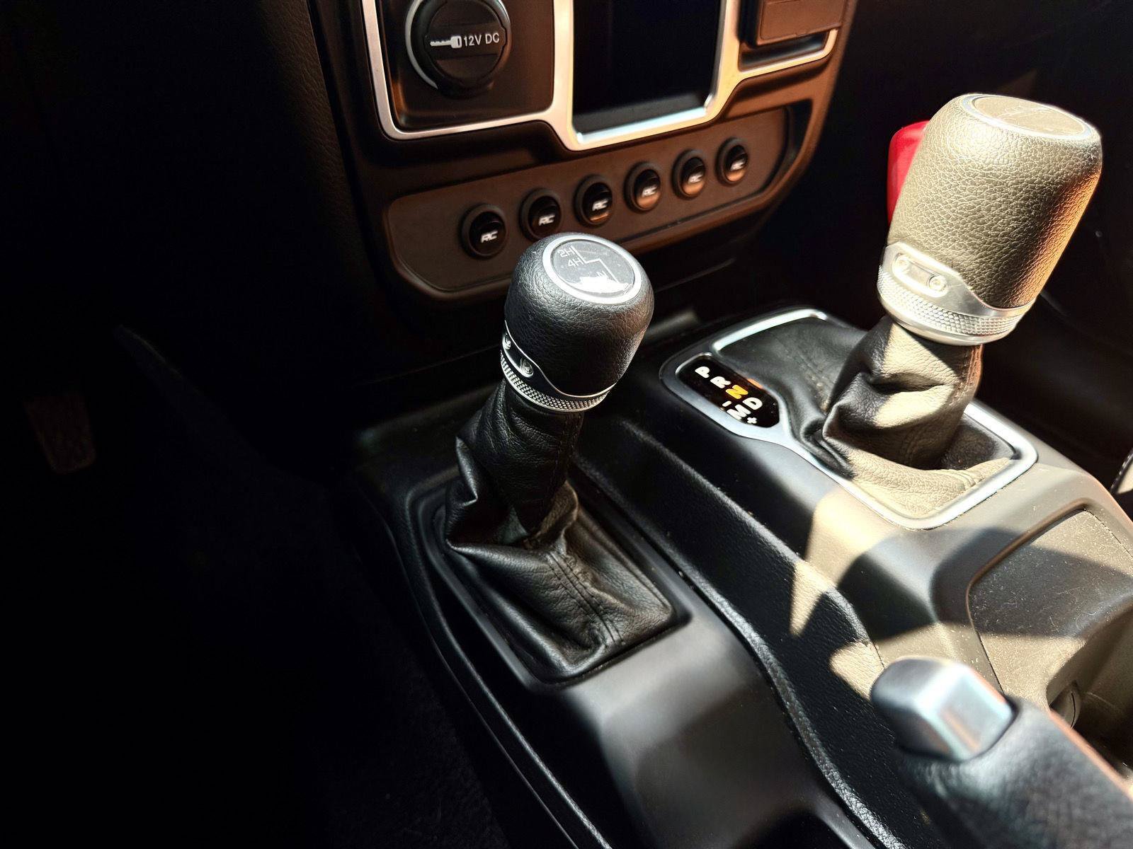 Used 2023 Jeep Gladiator Sport AWD/4WD image 26