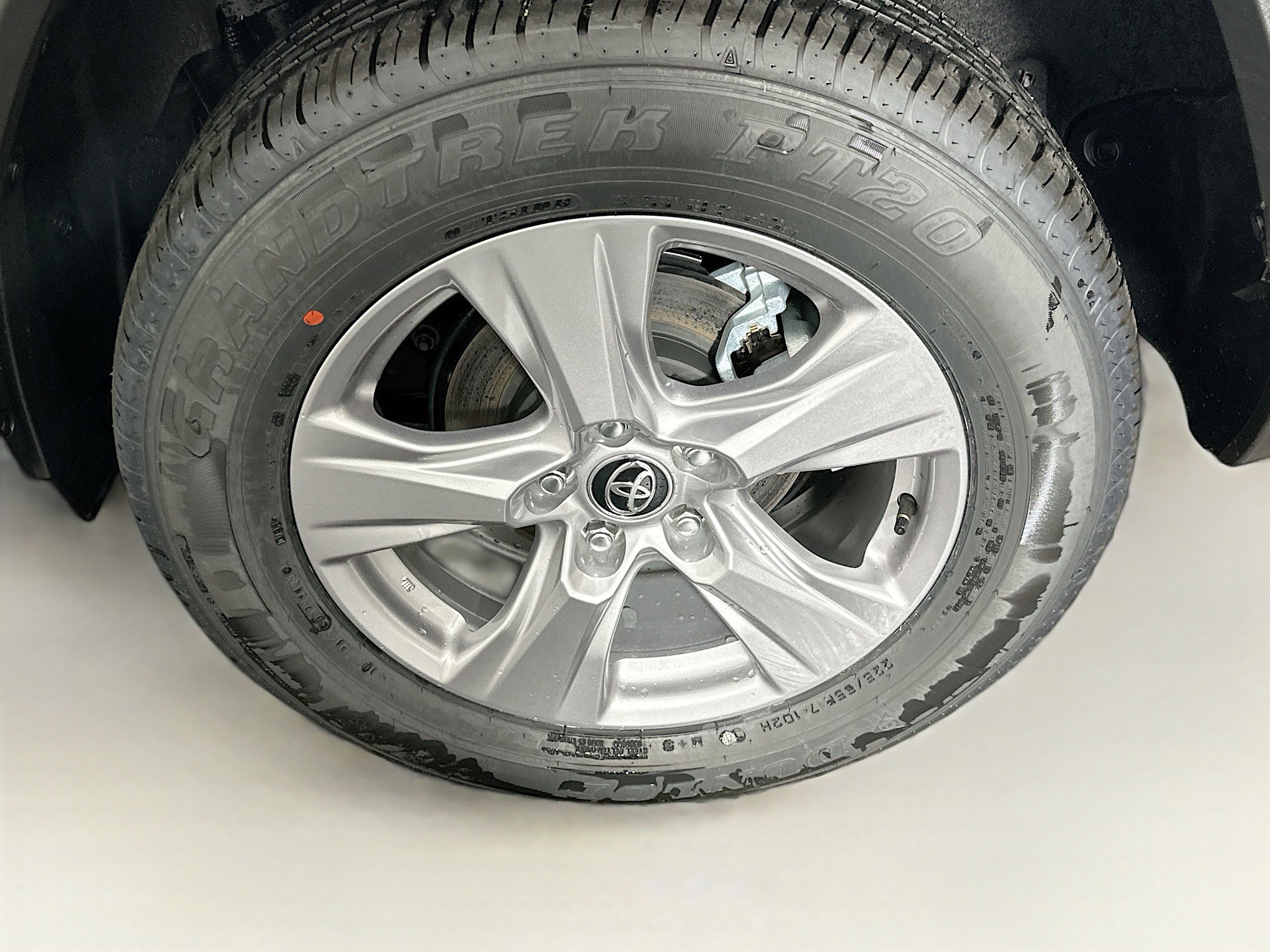 Used 2025 Toyota RAV4 XLE w/ Convenience Package image 11