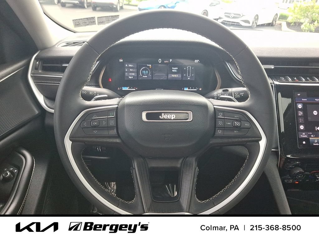 Used 2023 Jeep Grand Cherokee L Laredo AWD/4WD image 23
