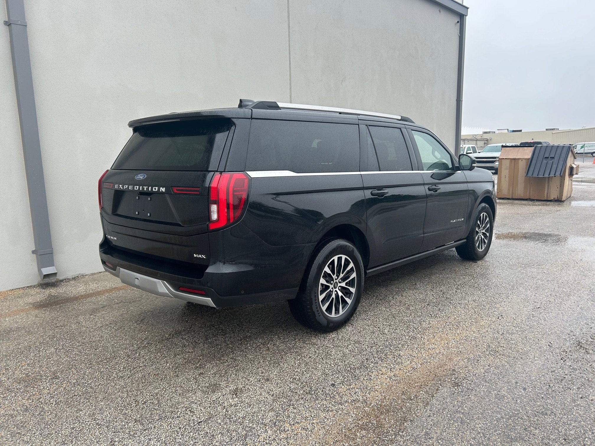 Used 2025 Ford Expedition Max Platinum AWD/4WD image 4